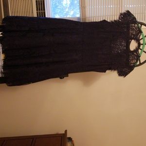 .Dakota navy lace party dress size 4.